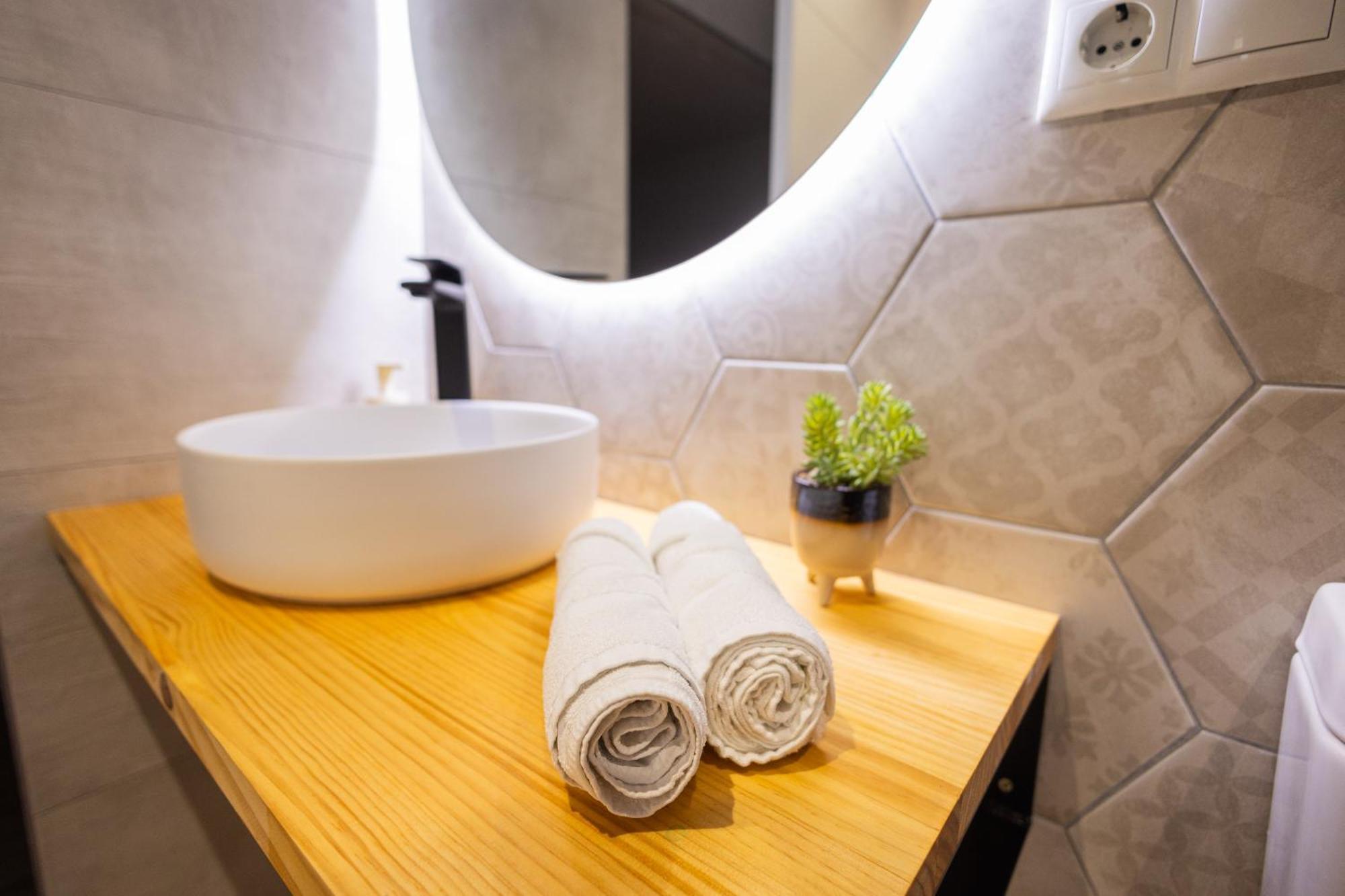 Florit Flats - The Trafalgar Apartments III Валенсия Екстериор снимка