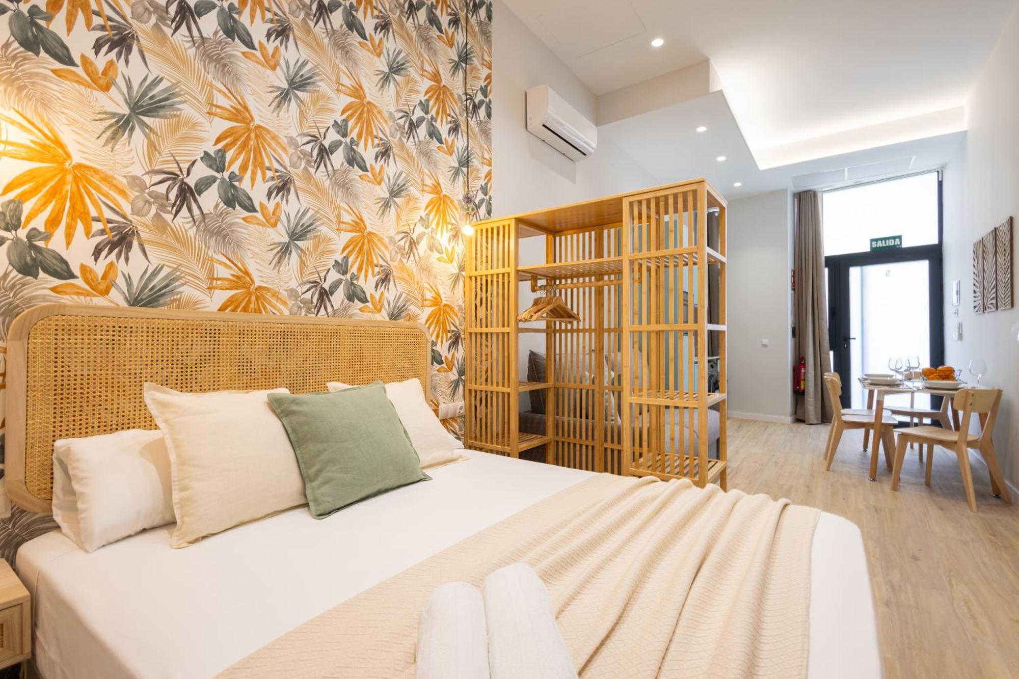 Florit Flats - The Trafalgar Apartments III Валенсия Екстериор снимка